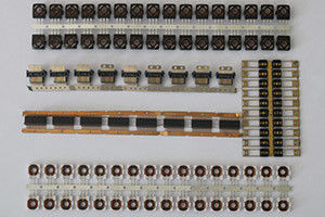 Máquina de moldagem por injecção de plástico vertical de alta precisão para conector