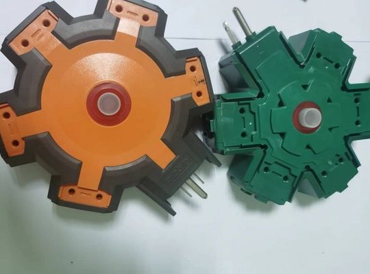 Máquina de moldagem por injecção vertical de duas cores de 120 toneladas para tomada de duas cores