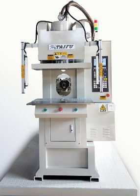 Máquina de moldagem por injecção de 55 toneladas com tipo C branco utilizada para carregar cabo