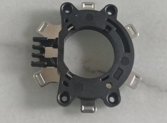 Máquina de fabricação de retentor de contato de chifre Máquina de moldagem por injecção de mesa rotativa vertical