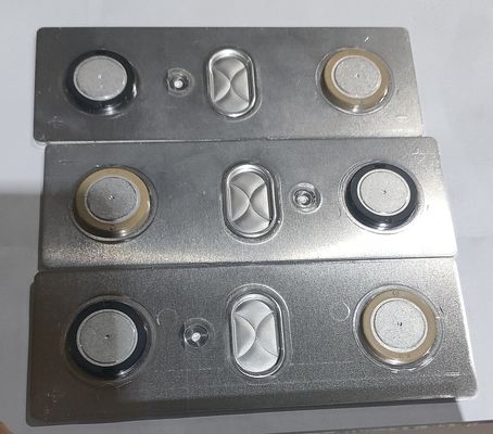Máquina de moldagem por injecção vertical de duas cores de 120 toneladas para cobertura de bateria de nova energia