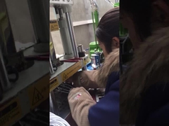 Máquina de moldagem por injecção de plástico vertical de 20 toneladas para linha de transmissão de sinal